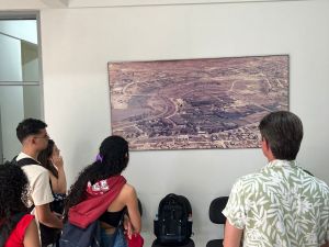 Visitas/pesquisas ao Arquivo Geral - Alunos do curso de Comunicação - UFCG -  Disciplina: Bibliotecas Digitais - Data - 25 - 11 -2025